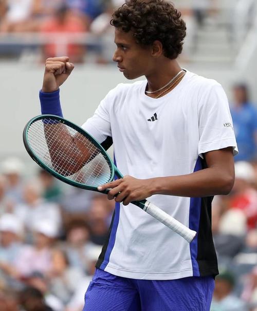 新生代丰塞卡蒙特卡洛大师赛第一轮比赛时刻
       北京时间2026年4月6