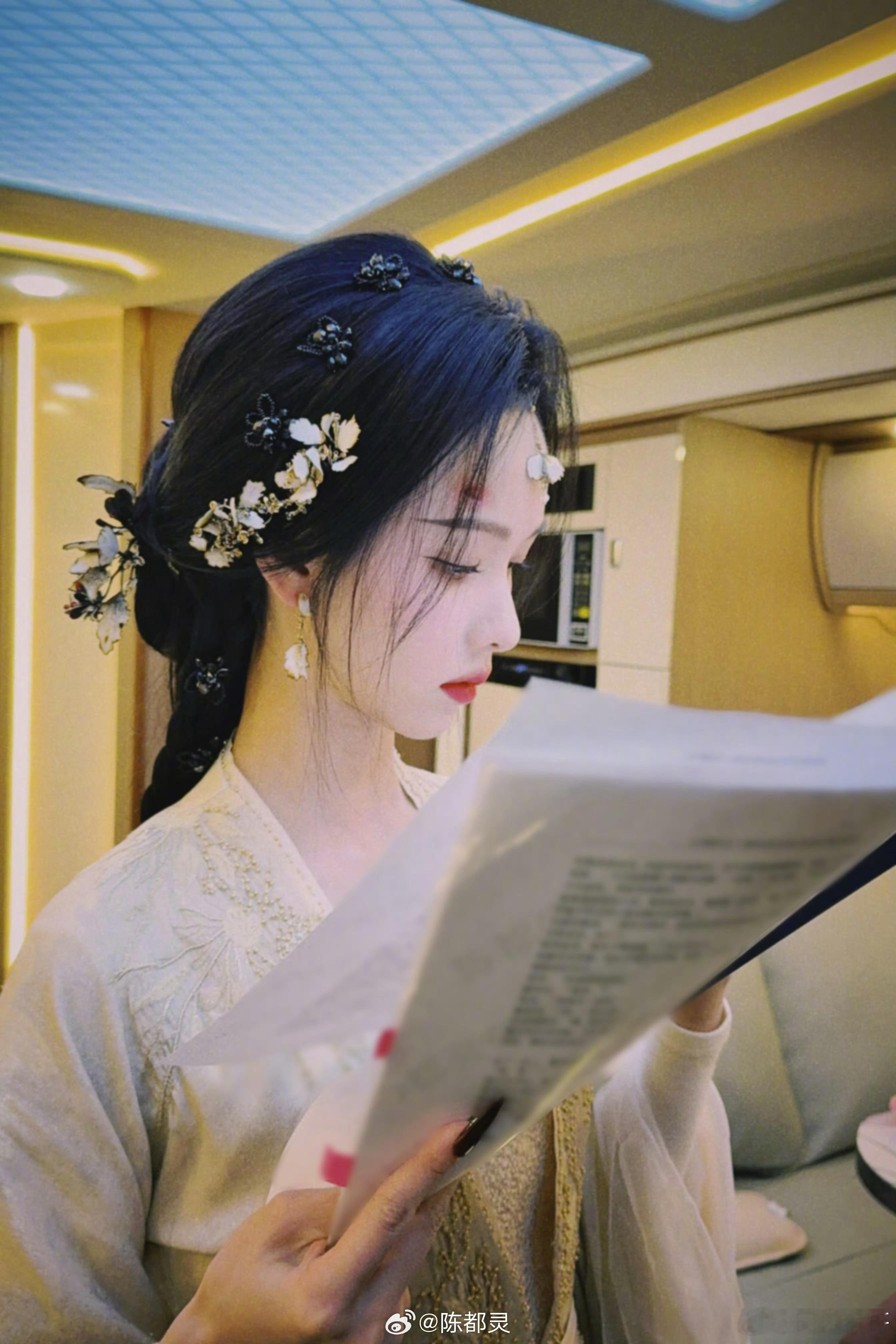 从2015年4月24日上映的左耳大爆出道，到2025年大爆的雁回时再到刚刚收官的