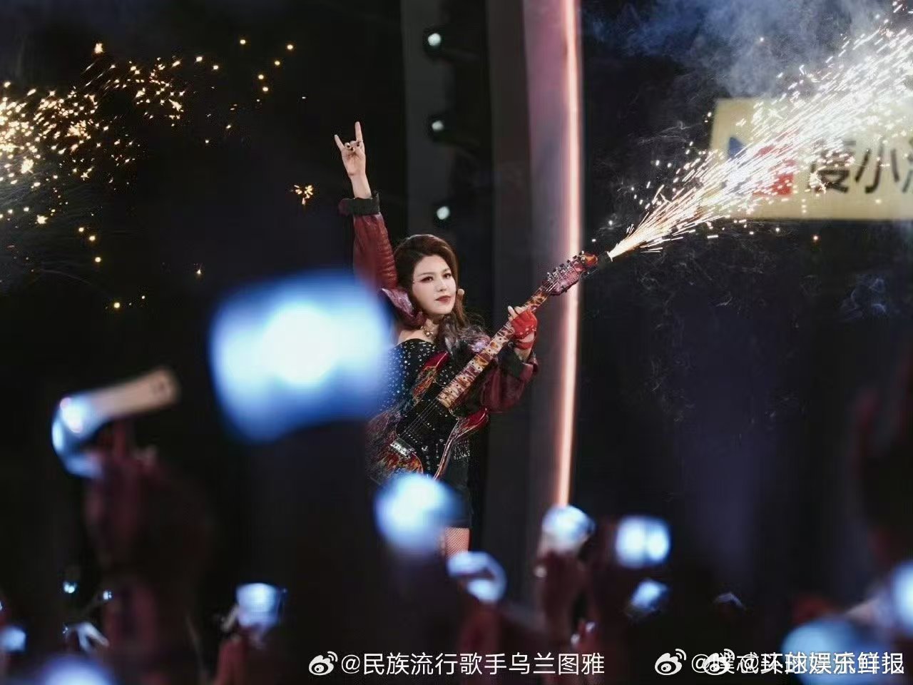 乌兰图雅像是来吃席的乘风2026吃完还惦记着打包带走美食，乌兰图雅可爱的小心思展