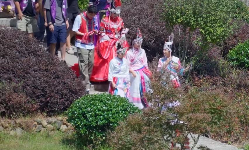 何广智当畲族新郎上头了体验畲族婚俗，沉浸式当新郎，全程投入越玩越上头，民俗氛围感