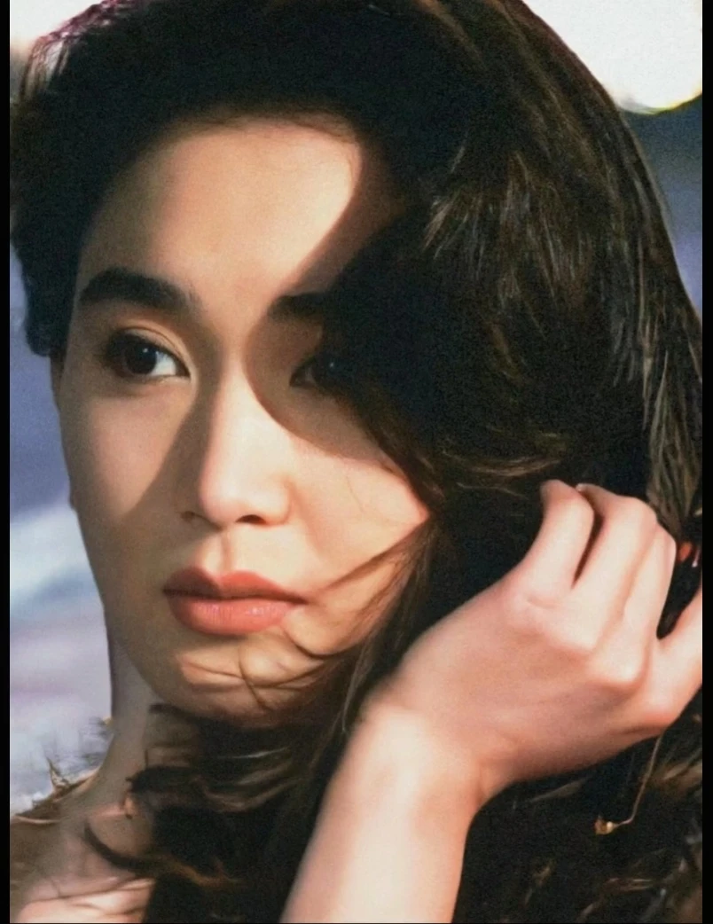 说她不漂亮的都是嫉妒吧？