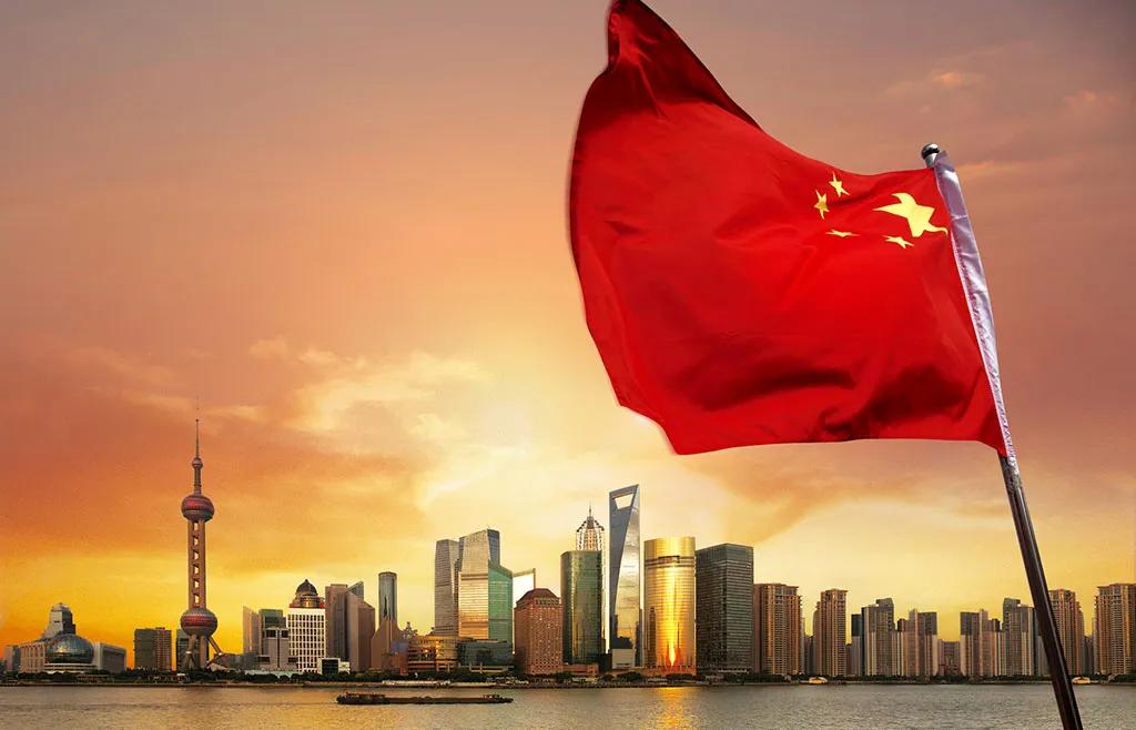 我觉得个人利益永远是第一位的，听到好多人说国家利益高于一切，那么请问什么是国家利