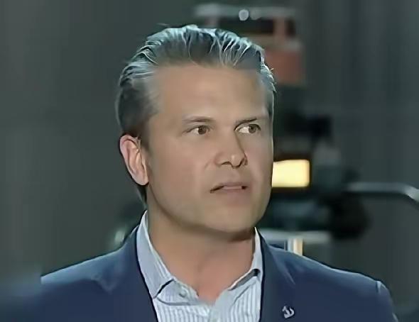 马斯克的科研能力毋庸置疑，航天、前沿领域屡屡突破，实力惊艳。

美防长官宣，其旗