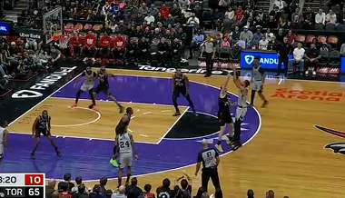 文班亚马三分尝试还是不中，目前个人7投仅1中并有3次失误