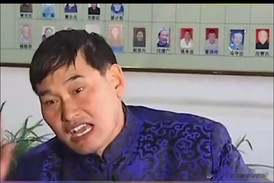 农民歌手朱之文在接受采访的时候说:“十个不搭理我的都是因为钱，我能挣多少钱呢，他