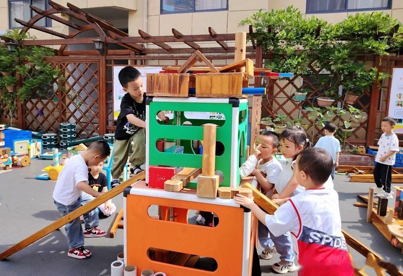 房县校园 房县幼儿园：萌娃变身“工程师” 创意搭建家乡地标校园房县十堰爆料 房县