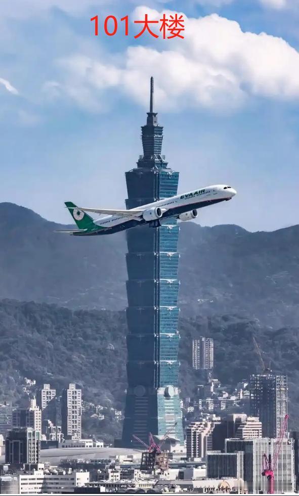 东部战区无人机直抵101大楼！台退役将领惊曝：拍到就能打到，这次军演不简单！ 