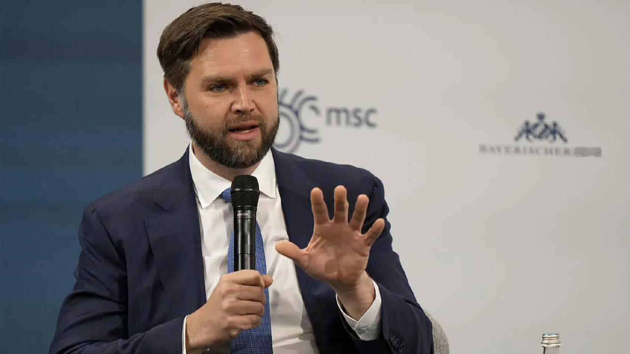 美国共和党参议员JD·万斯反对援助乌克兰，他也是特朗普的密友。他说，美国应该把外