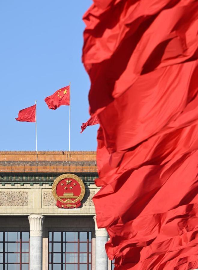 四十余载改革回望：既要看见辉煌，更要倾听民间的声音

四十余载沧桑巨变，砥砺前行