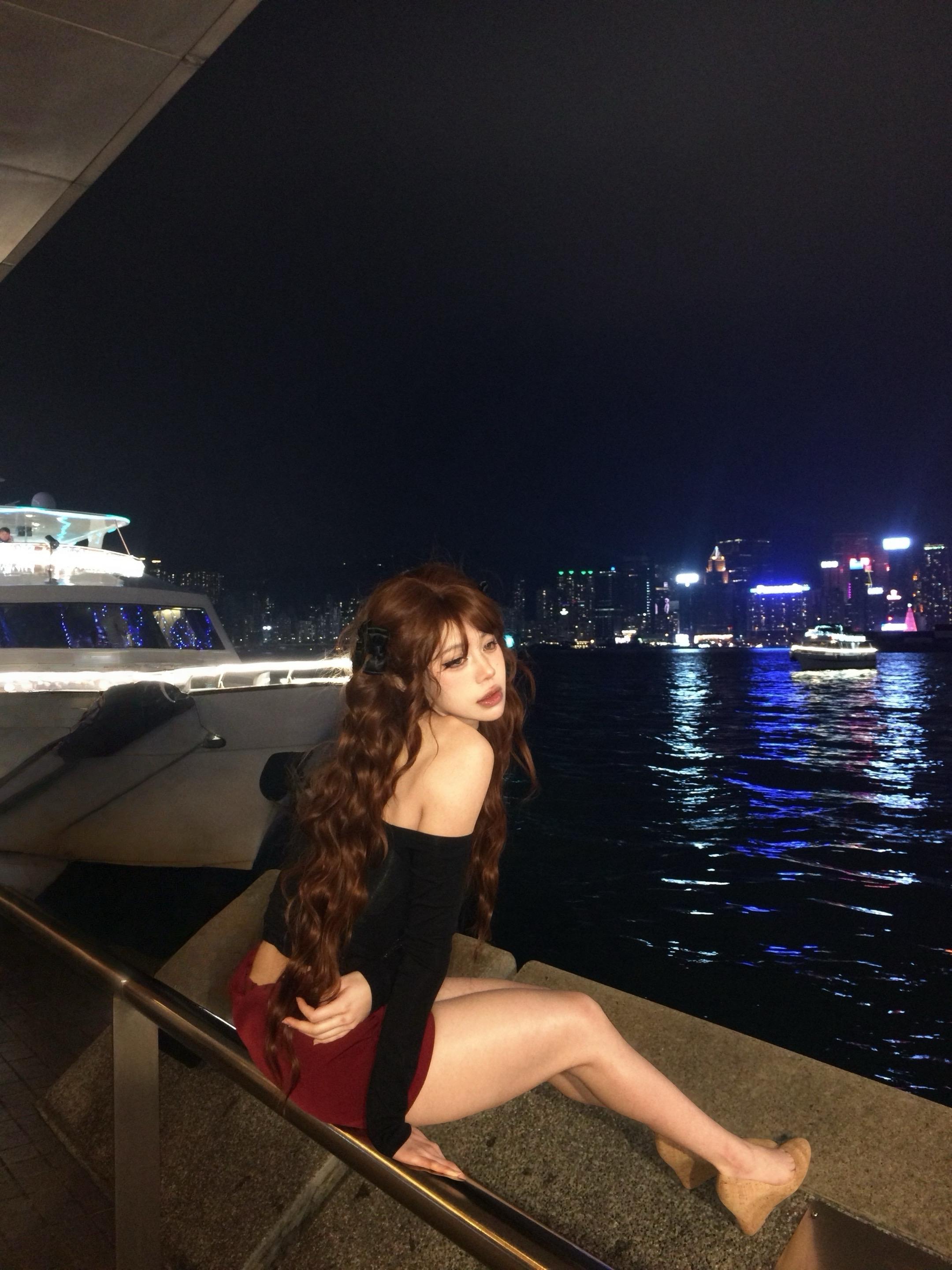 当我真正站在维多利亚港的时候 心里想的是你在身边就好了