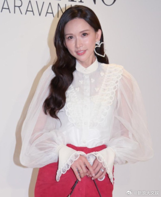 林志玲回应复出拍戏 据港媒，林志玲受访时被问到时隔8年参与拍摄《玉兰花开君再来》