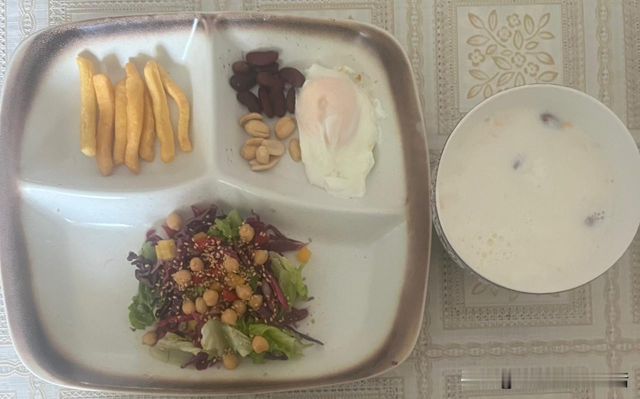 减脂控糖33天减了7斤，腰围少了6cm！

你是不是试过断碳水、吃水煮菜，结果饿