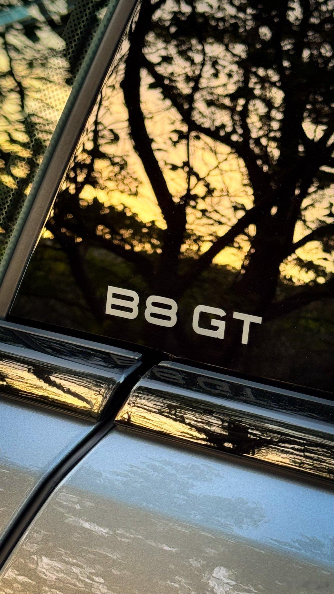 海外一位bimmer的宝马ALPINA B8 GT 交付了，全球限量99台，天幕