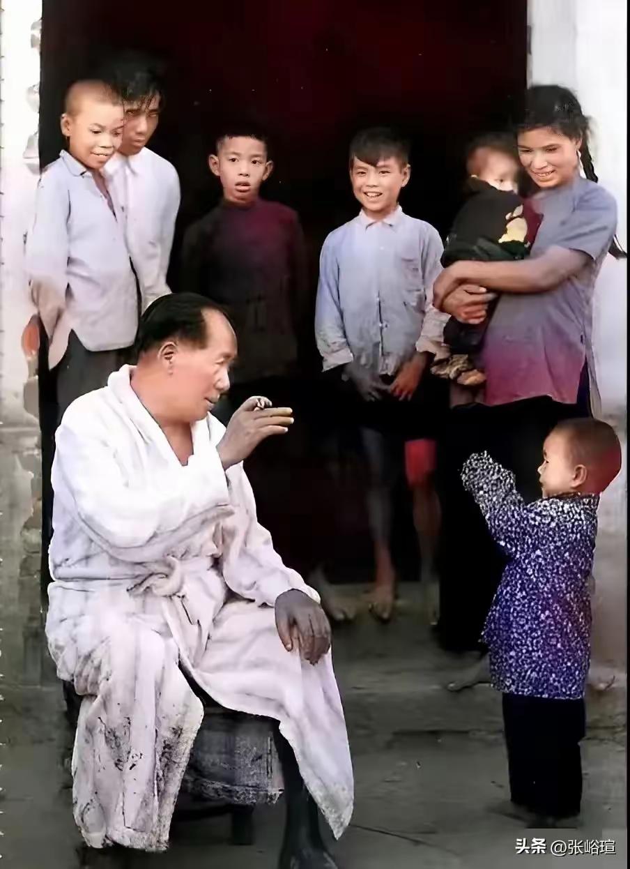 走回故土，才懂最暖是乡情
 
不少人功成名就后，总爱在繁华都市停留，渐渐疏远了生
