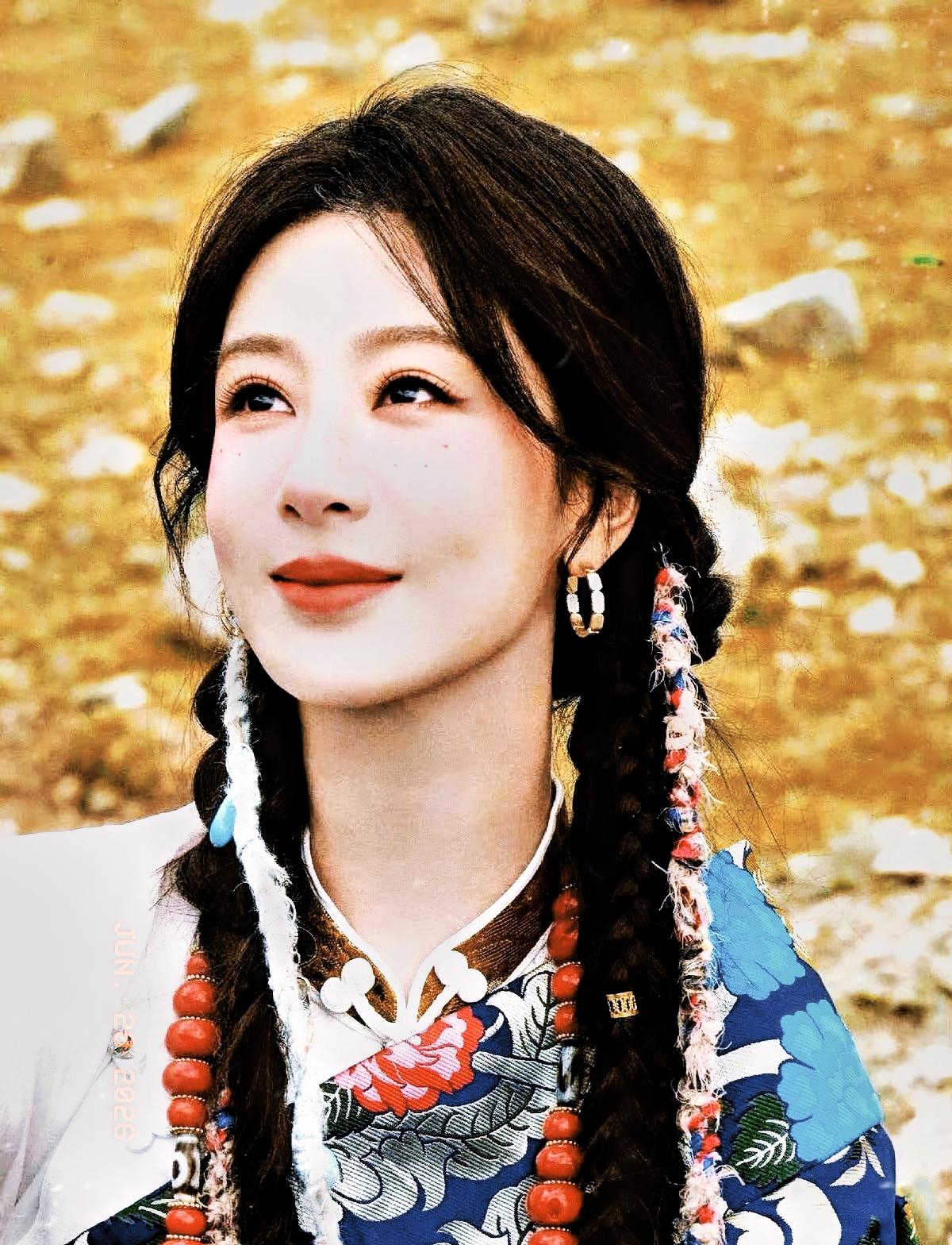 李雪导演一句话，捅破了行业里那层窗户纸。
​他说，没有杨紫演的白菊，就没有《生命