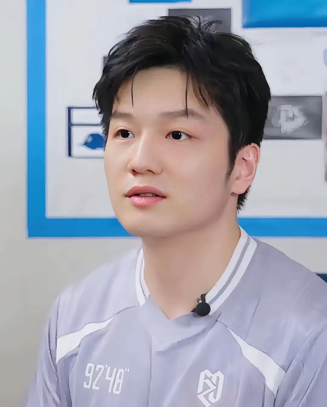 樊振东，好久不见！白月光回国的杀伤力太强了！烈日炎炎也挡不住粉丝们的热情！东东现