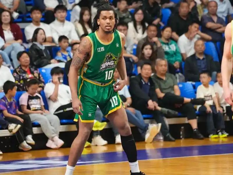 CBA最新消息：据知名篮球自媒体人付政浩谈到此前NBL全明星赛MVP格洛弗，也就