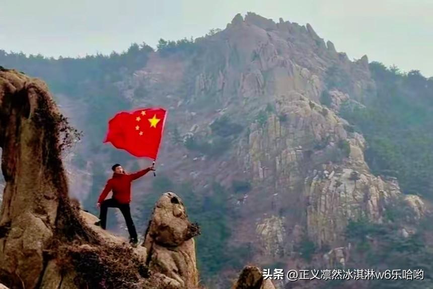 青岛大珠山的“骏马奇石”在马年可真是火出圈了！这石头天然就像一匹骏马，姿态栩栩如