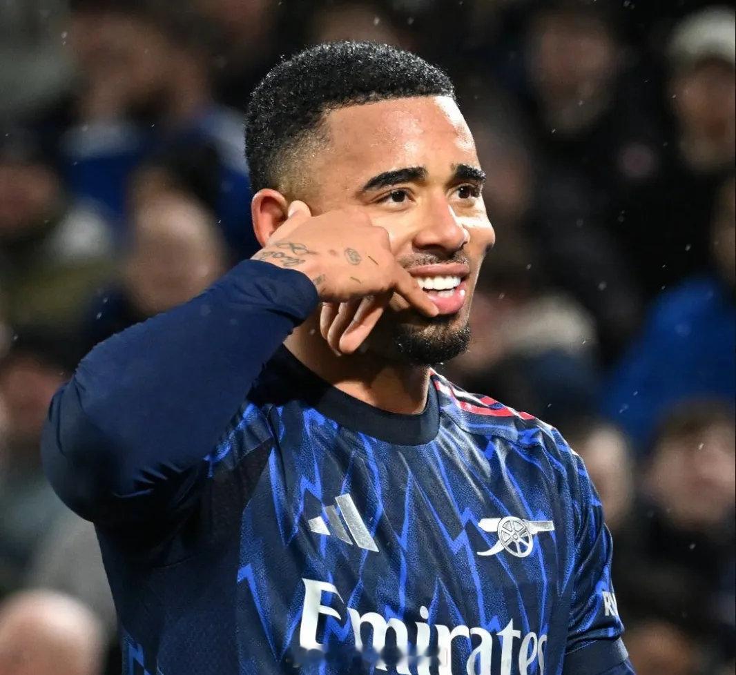 热苏斯至今进球的英超比赛，从来没有输过：64场联赛，59胜5平。 