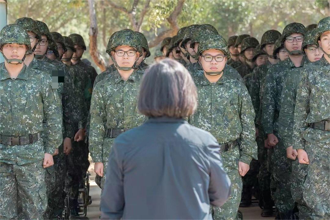 蔡英文办公室卫兵离奇自杀，台媒猜来猜去原因竟然是这个

3月1日，在蔡英文办公室
