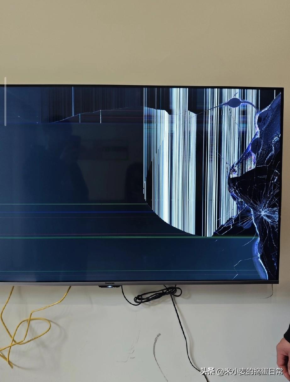 亲戚家熊孩子砸坏我家电视，连重话都不能说
 
谁懂这种憋屈感！亲戚带小孩来家里做