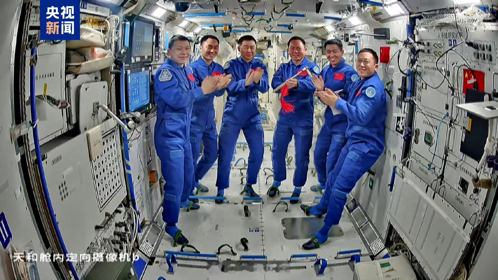 神20神21交接空间站钥匙准备回家！ ​​​