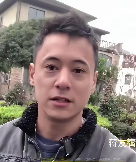 蒋家第四代又出大瓜了！
蒋经国孙辈蒋友青公开放话：“我不认识蒋万安”，这话直接把