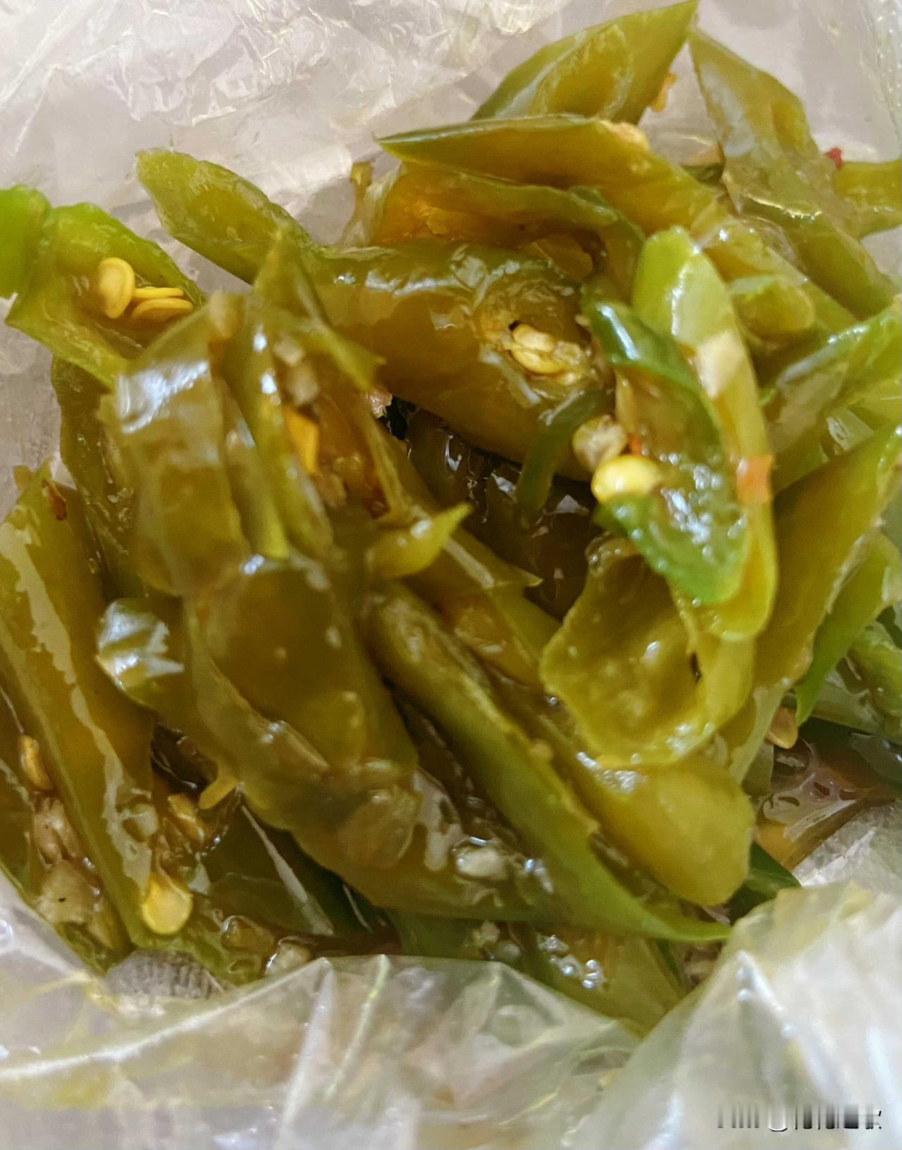 就不光顾的店被老板当成第一次来的顾客，那个热情度之高啊～打包一碗热米皮，还非让打