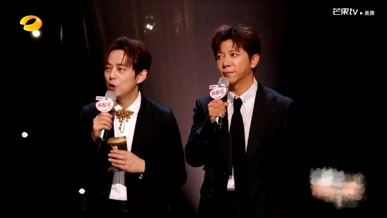 何老师一提到0713团体演唱会，DNA瞬间动了！从07年到现在，这波回忆杀谁顶得