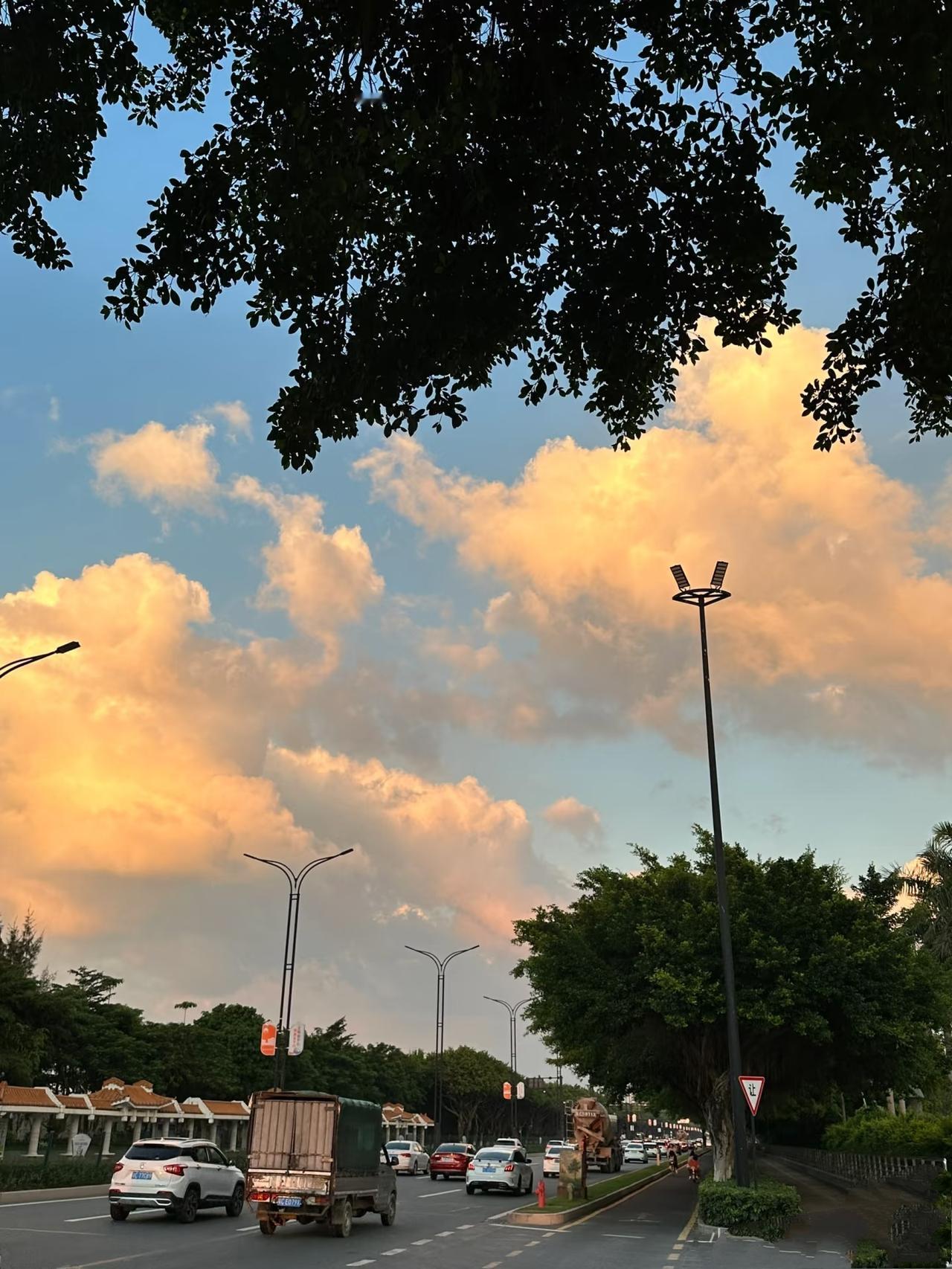 如果你是普通家庭出身，记住：趋吉这件事，别等自己变优秀了再去做。有些女生太好面子