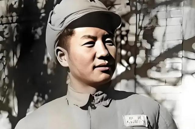 1943年，在狼牙山养病的杨成武，被鬼子包围在山顶没了退路，在这危急时刻，一位老