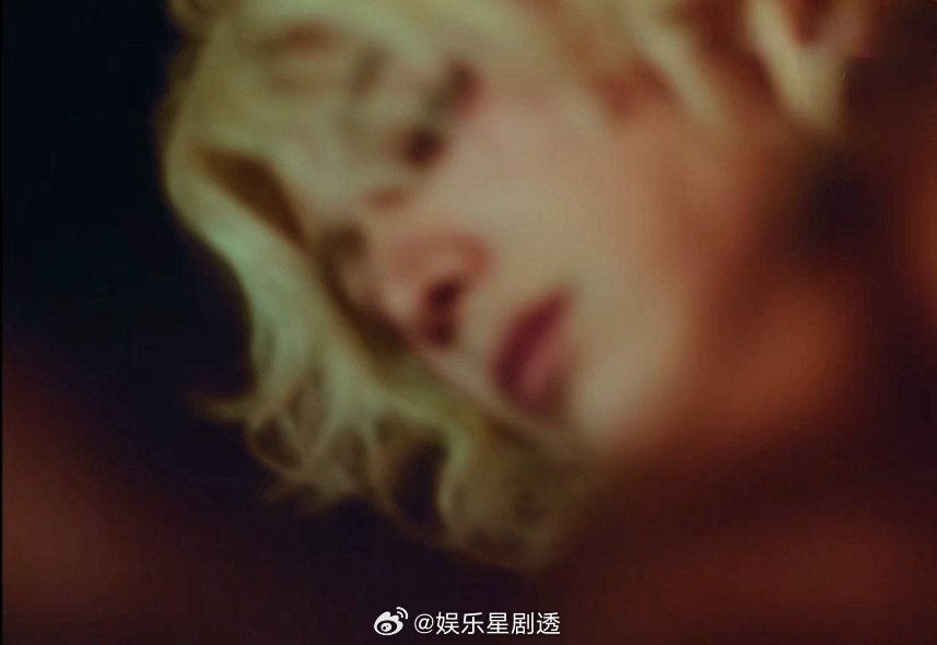 华晨宇实体专辑量变临界点华晨宇专辑《量变临界点》是华晨宇自我觉知的音乐之作！这张