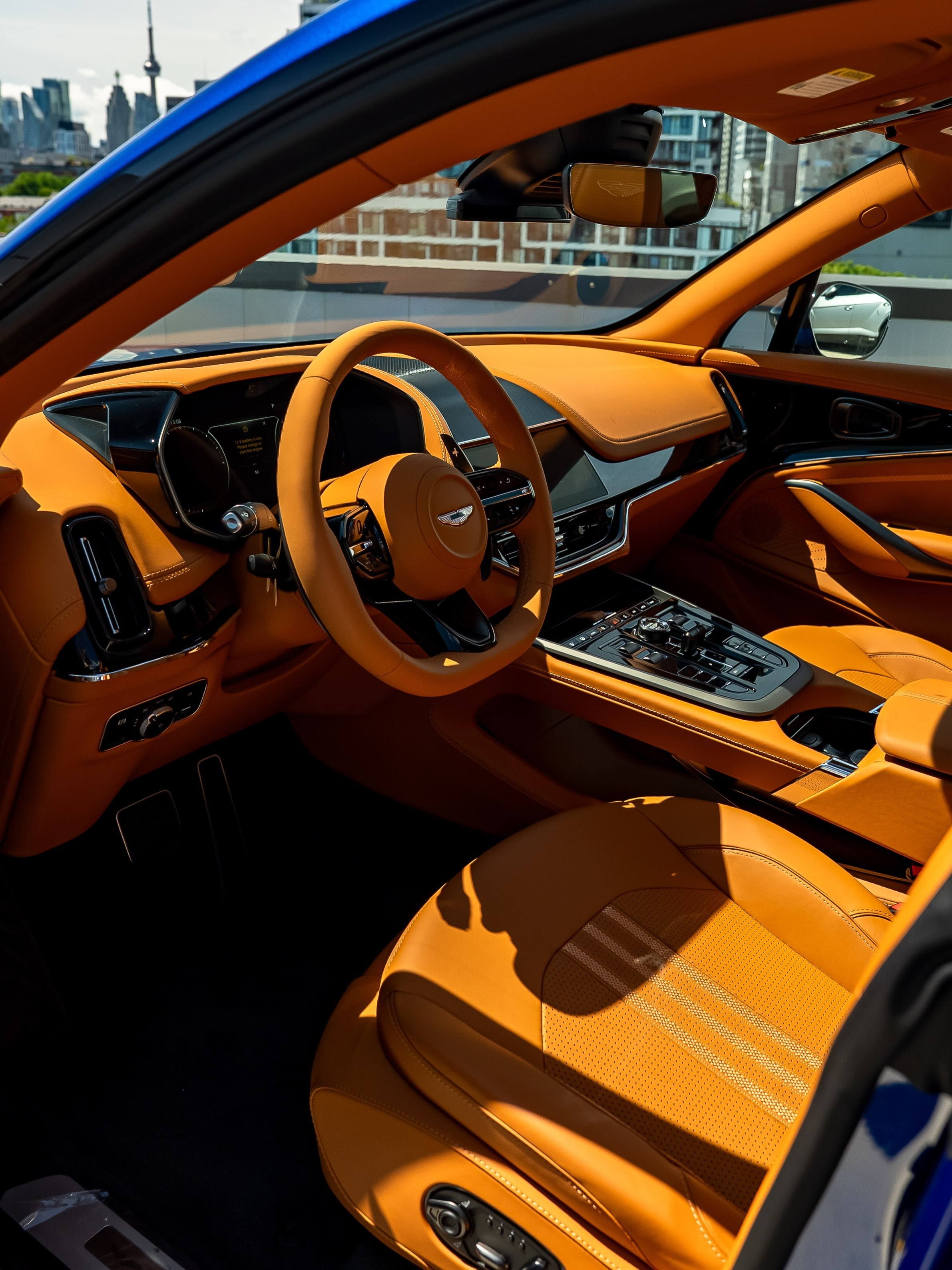 阿斯顿·马丁 DBX 707 