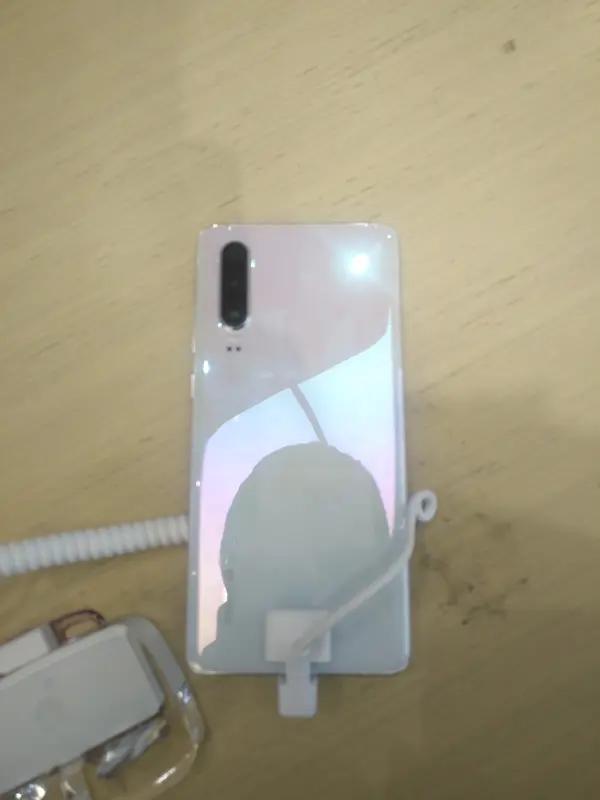 华为重返千元机市场冲刺鸿蒙生态 华为重返千元机市场这事儿太有看头了！在存储价格上