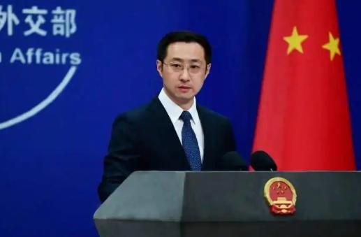 别被中俄伊口号骗了！霍尔木兹海峡一幕戳穿真相：靠人不如靠己，中国绝不绑定摇摆盟友