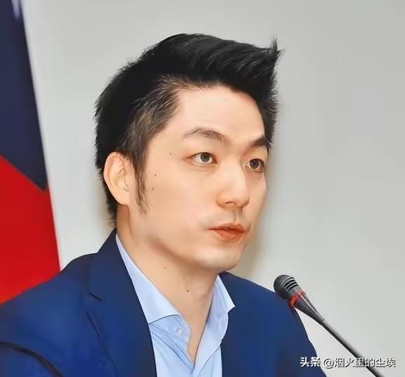 邱毅说，台北市市长蒋万安曾宣称，如果大陆继续在台海进行军机绕台和军演的话，他就要