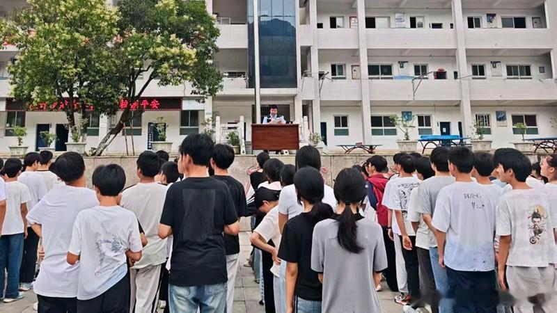 房县校园 暑假安全进校园 护航平安假期——门古中学开展暑期安全专题宣讲十堰爆料校
