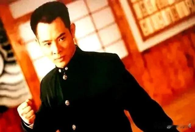 李连杰，引起热议！

近日，较少露面的功夫巨星李连杰引起热议，原因是他也入驻了抖