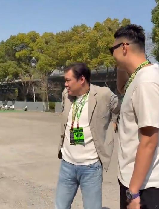 范志毅要集齐360行体验卡踢足球、上综艺、演电视剧、逛F1围场，范志毅的生活比想