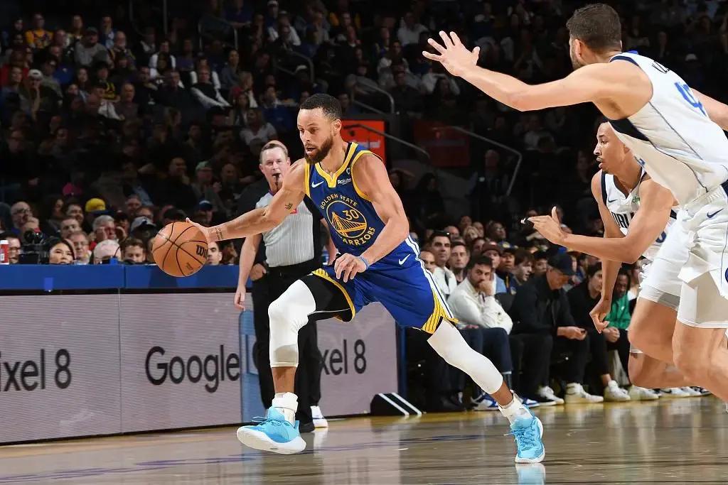 万万没想到！勇士104-100独行侠，一战打出5大“不可思议”：
1.格林太全能