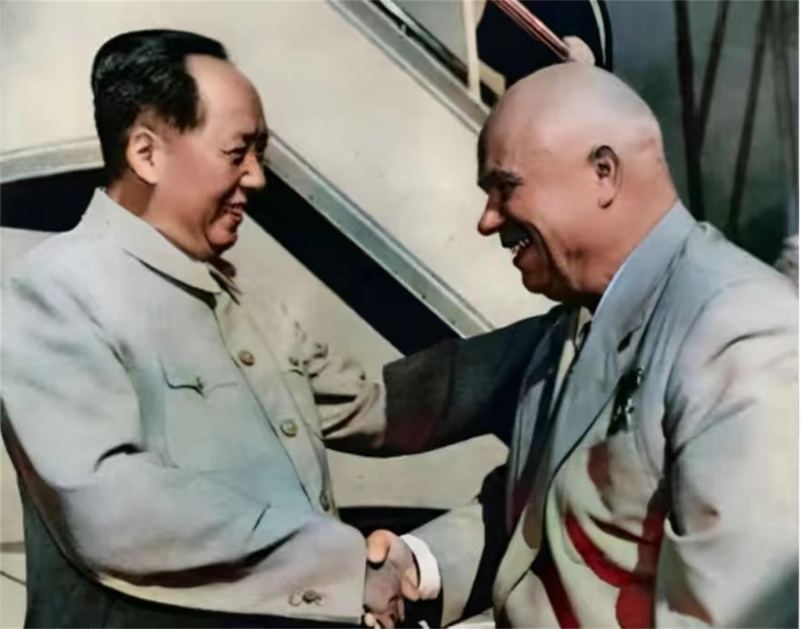 1954年，挪威首相夫人弗娜访问苏联，临走前，与一个年轻人度过了一个愉快的夜晚，