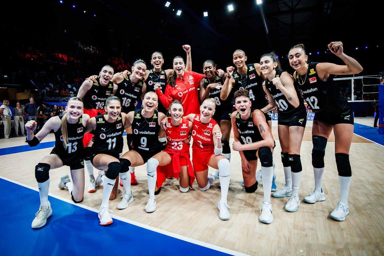 2025世界女排联赛 🔴 🇹🇷土耳其女排在VNL总决赛8进4比赛中出局，最