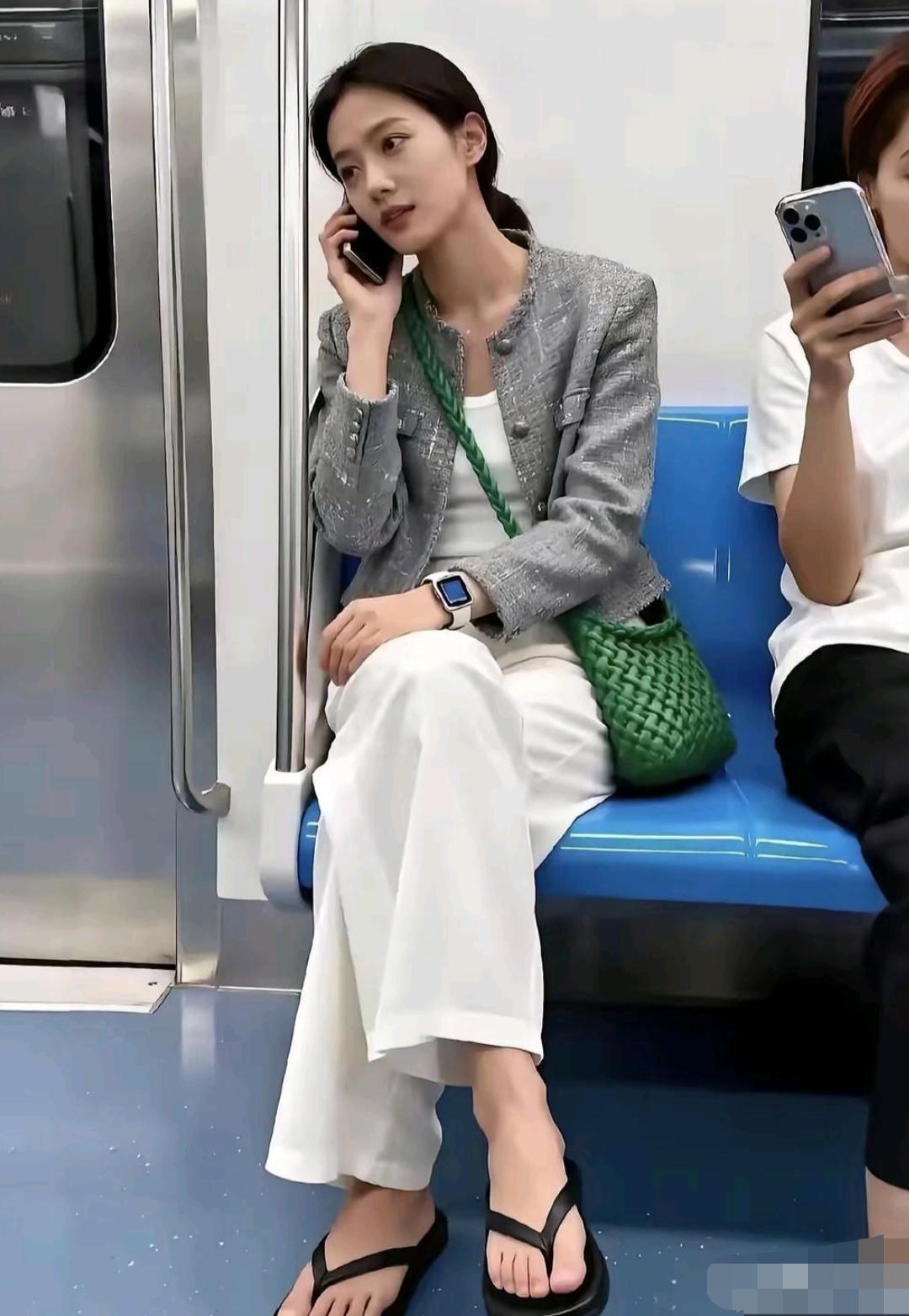 这是谁的白月光，又是谁的意难平？