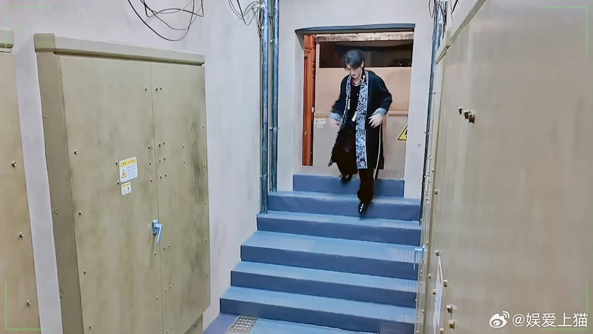 丁程鑫参加推理吧居然被吓到崴脚，他胆子一直这么小的吗 