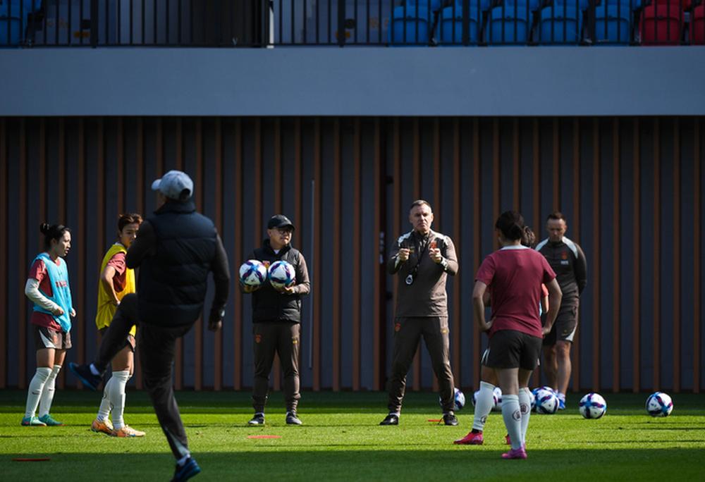 “既然目标是进入决赛，就不可避免要面临硬仗，必须做好准备，击败站在你面前的任何一