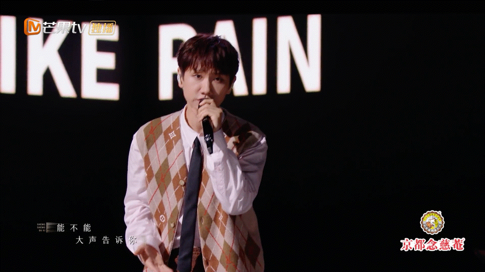 被汪苏泷的回忆暴击砸晕！《小晴雨》舞台变成时光机，串联三部青春剧的泪与梦。当经典