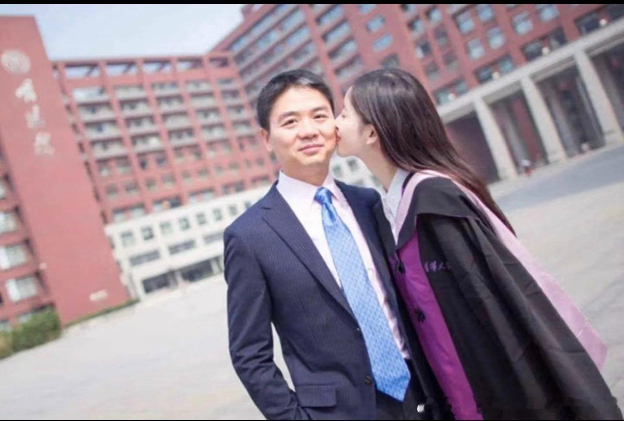 毕业季毕业季里最火的一张翻牌图↓哈哈哈哈哈