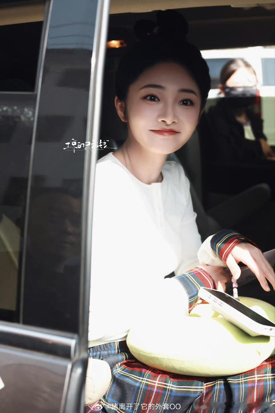 不让江山的妆造周洁琼不让江山的妆造 