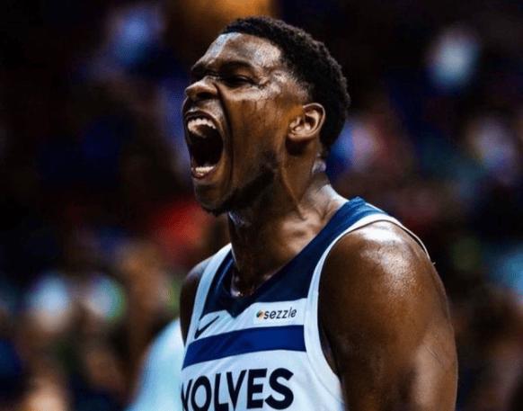 迎来爆发！爱德华兹再砍33分，近六场场均32.7分，成首位25岁前命中1200三