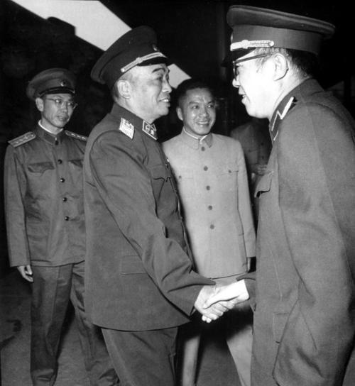彭德怀与黄克诚以诚待人、以理相争，两位将军间的崇高友谊源于崇高的人格力量
193